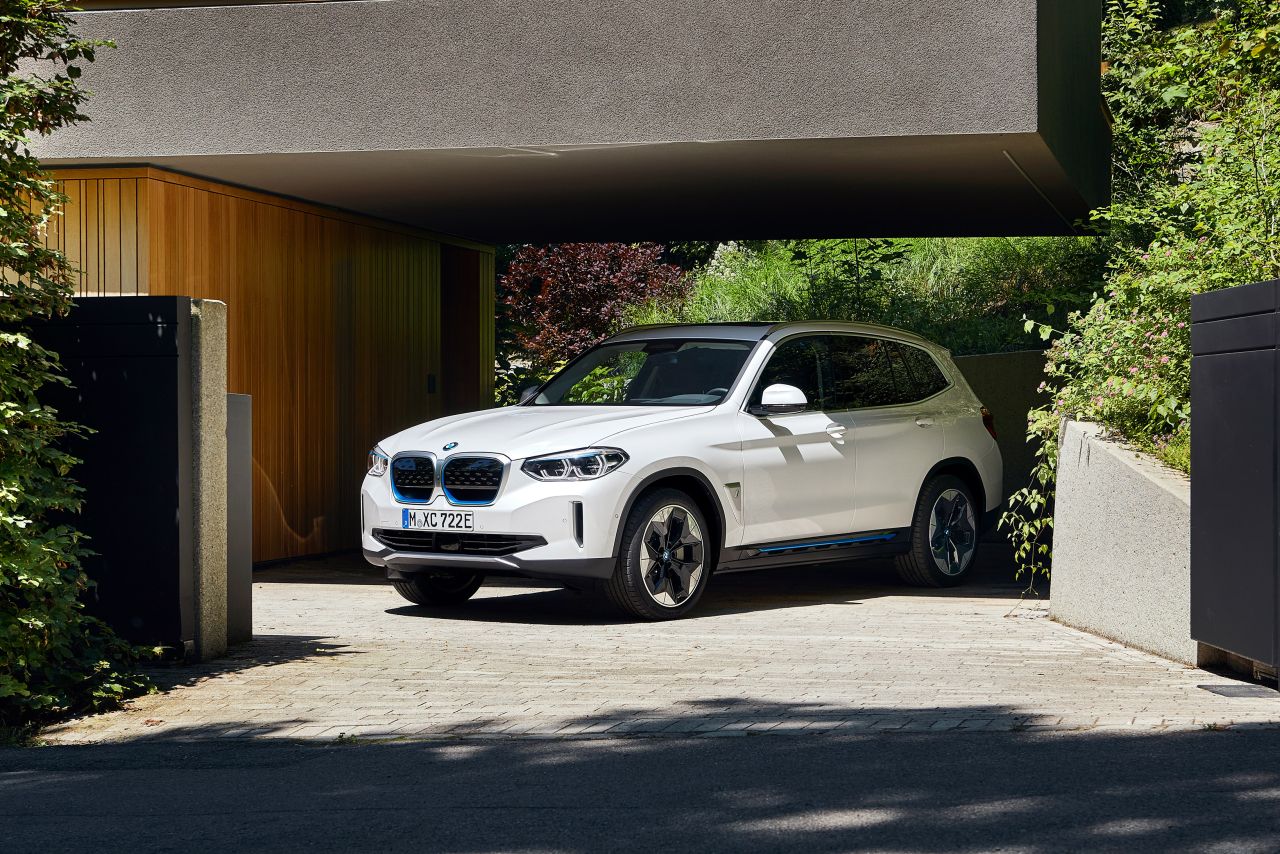 BMW iX3 - premiera 2020